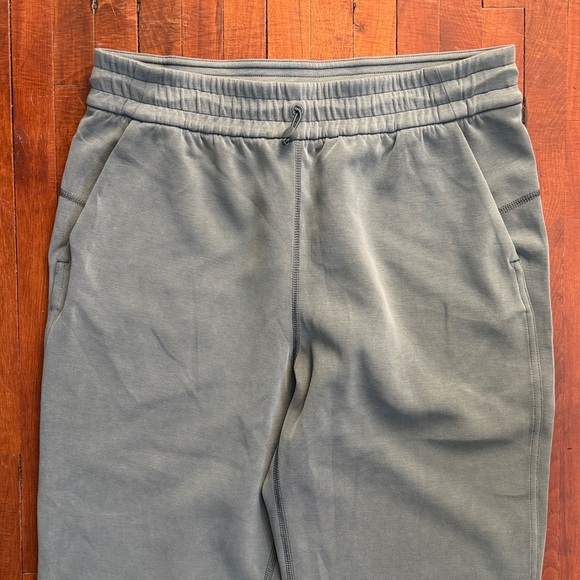 Lululemon Softstreme Straight Leg Split Hem 23” Crop - 8 - Smoked Spruce - NWOT! - Picture 4 of 9